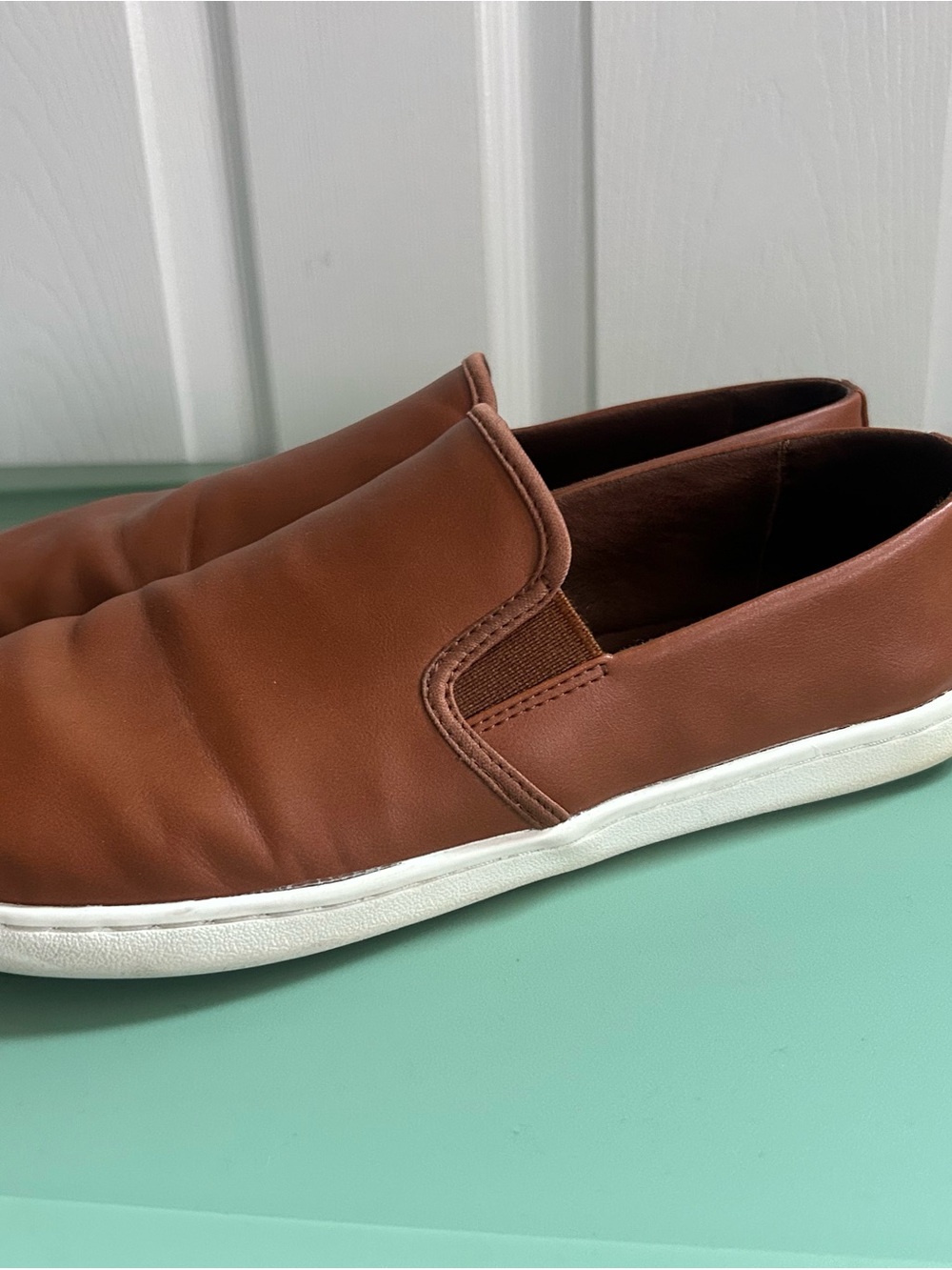 Feelgrounds Droptop Leather barefoot slip on shoe in Cognac Brown